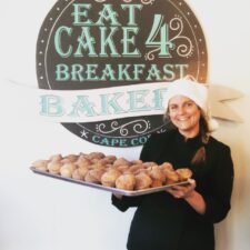Danielle Nettleton owns Eat Cake for Breakfast